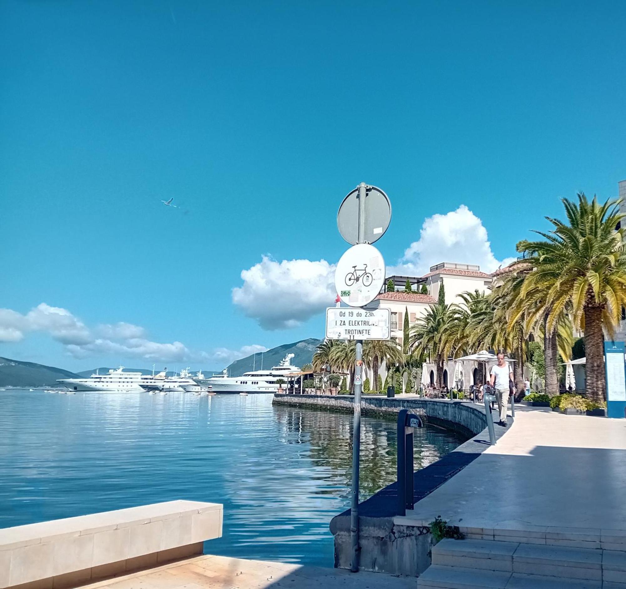 Studio Happy Montenegro คราซิชิ ภายนอก รูปภาพ